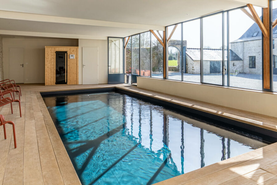 piscine-interieure-sauna-manoir-du-guern